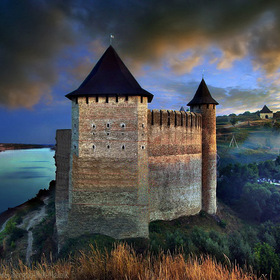 Хотинська фортеция на закате